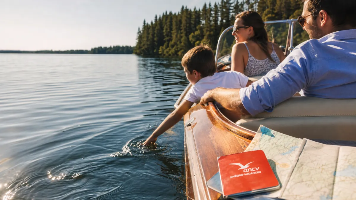Location bateau lac Biscarrosse : payez en chèques ANCV 2026